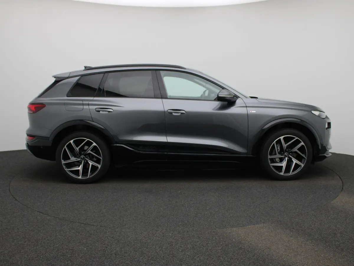 edition 83 kWh | Adaptive cruise control | Dodehoekdetectie | Climate control | Stoelverwarming voor & achter | Stuurverwarming | 360 graden camera | Carbon pakket | Privacy glas | Warmtepom