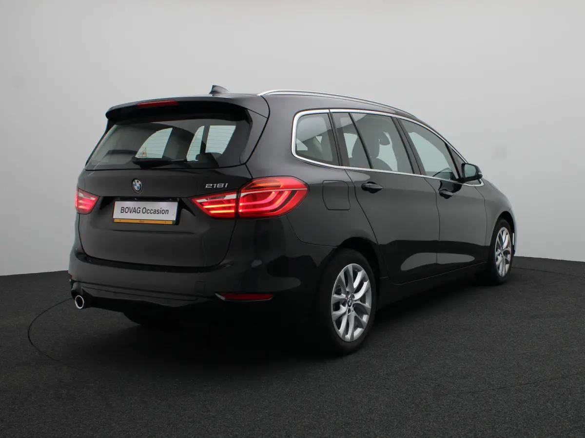 218i Executive | Business Edition | Comfort Pack | Stuurwielrand Verwarmd | Sportstoelen | Head-Up Display | 17''