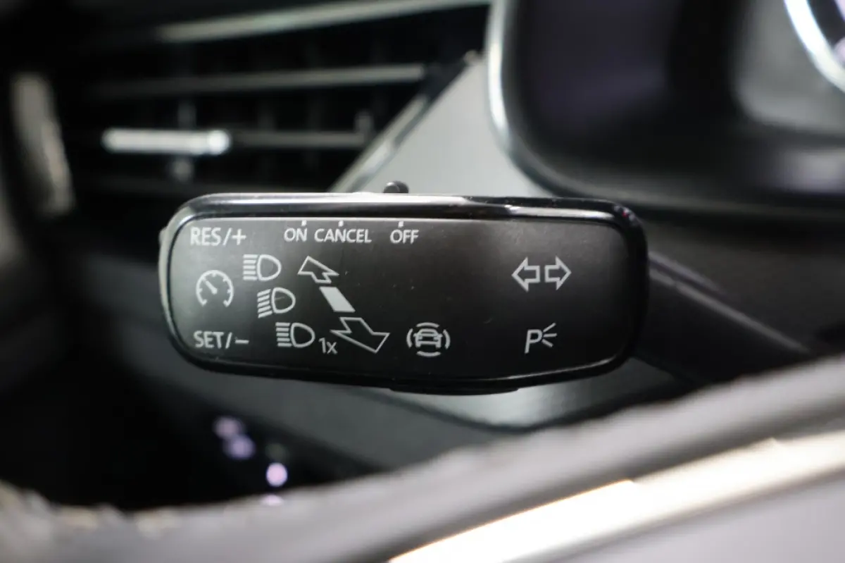 1.0 TSI Ambition | LMV | LED