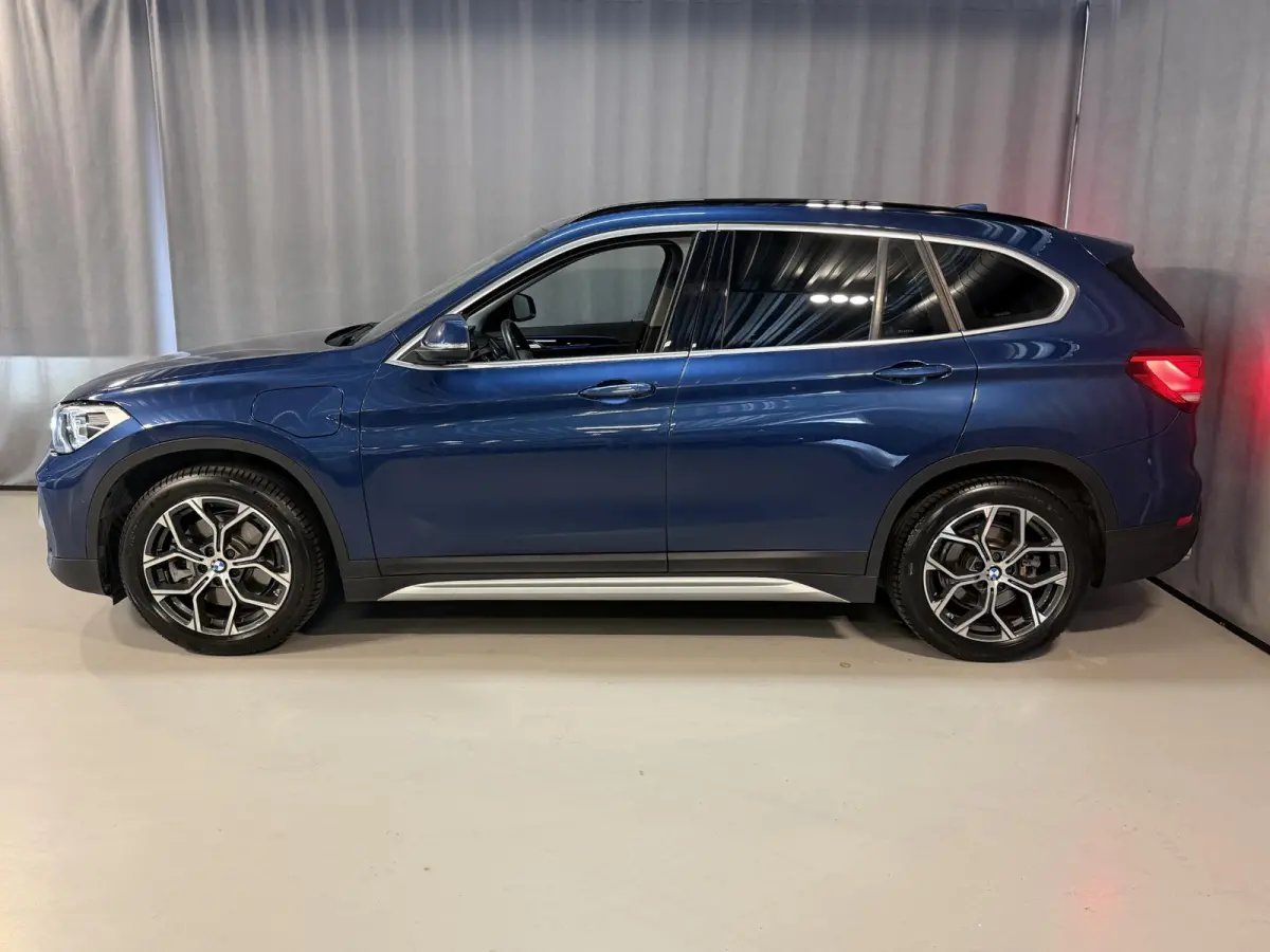 xDrive25e Executive xLine 18"/SOH 94%/Keyless/Memory + stoelverwarming/Camera/Elektrische Klep/LED/DAB/Navigatie/PDC