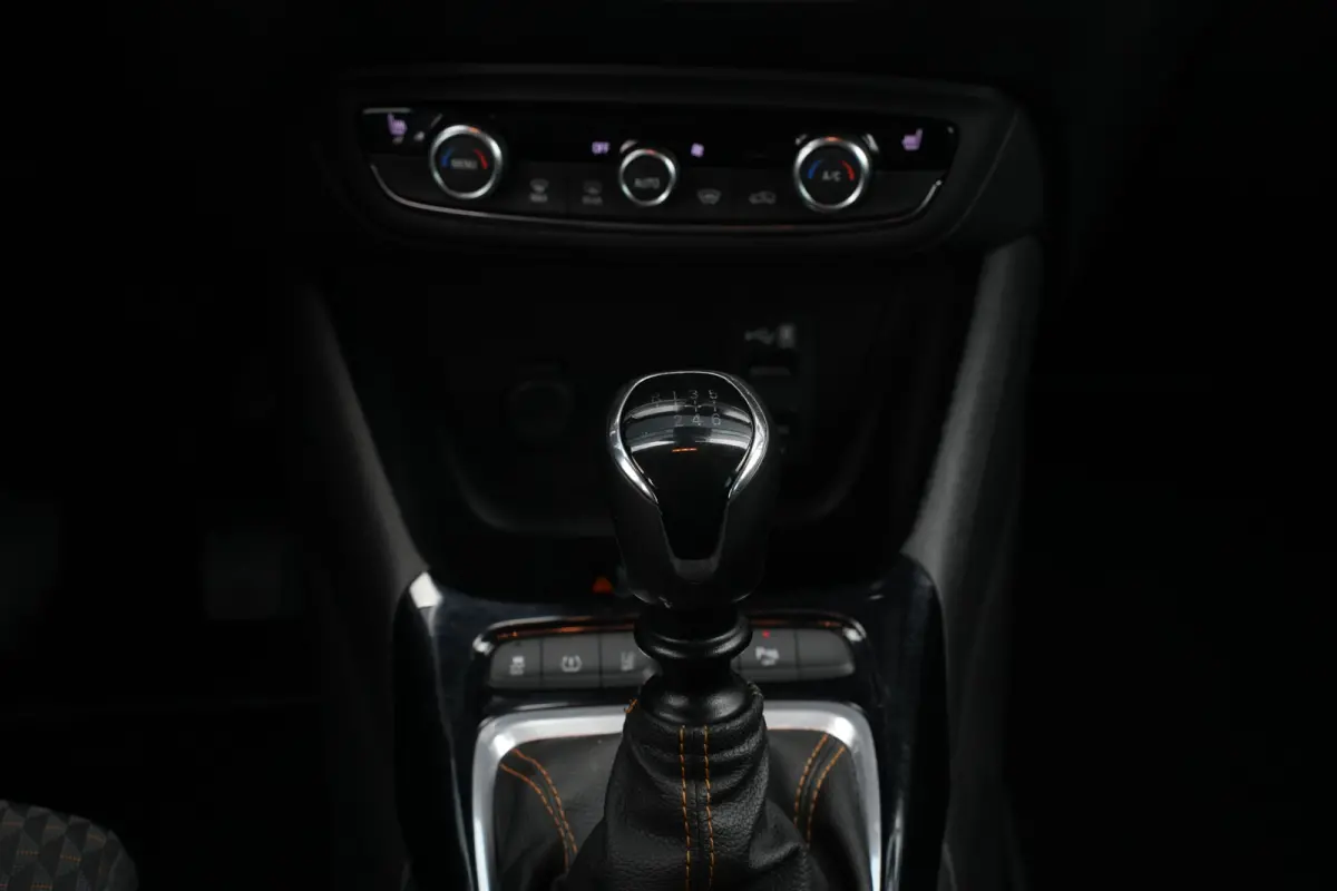 1.2 Turbo 130pk Ultimate | Carplay | Head-Up | Stuur & Stoelverwarming | Parkeerhulp V+A