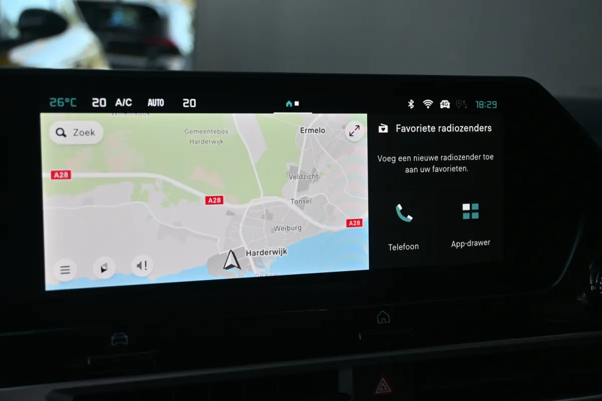 1.2 Hybrid 145pk Max tot 8 Jaar Garantie! | Navigatie | Comfortstoelen | Stoel/Stuurverwarming | Achteruitrijcamera | Draadloos Apple Carplay & Android Auto | !!