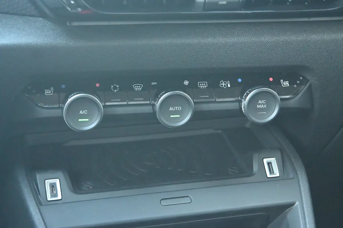1.2 Hybrid 145pk Max tot 8 Jaar Garantie! | Navigatie | Comfortstoelen | Stoel/Stuurverwarming | Achteruitrijcamera | Draadloos Apple Carplay & Android Auto | !!