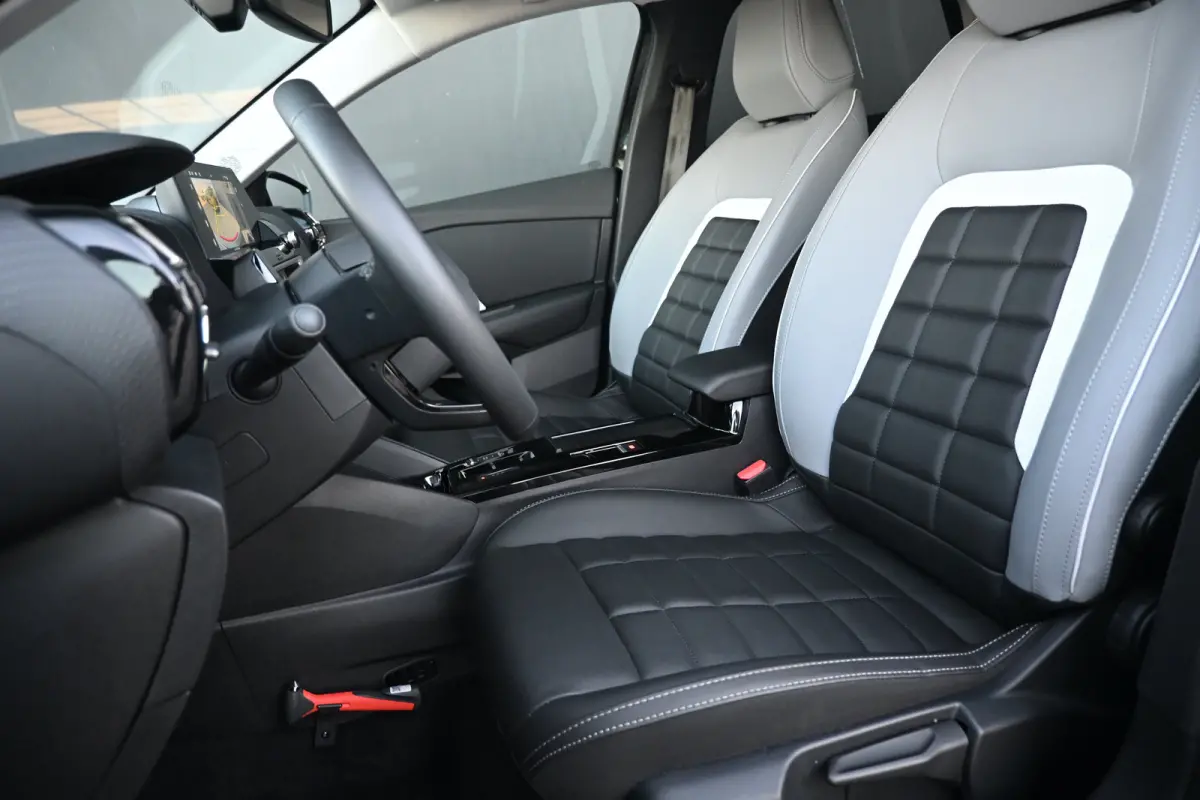 1.2 Hybrid 145pk Max tot 8 Jaar Garantie! | Navigatie | Comfortstoelen | Stoel/Stuurverwarming | Achteruitrijcamera | Draadloos Apple Carplay & Android Auto | !!