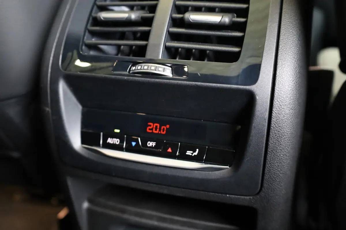 xDrive30i High Executive | Panorama-dak | Trekhaak | Adaptief onderstel | Cruise Control Adaptief | Harman Kardon | Head-up display