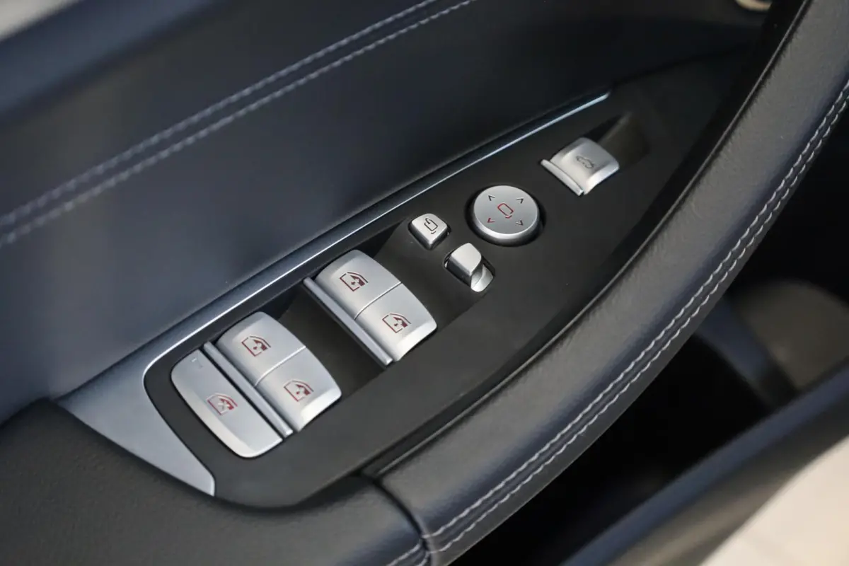 xDrive30i High Executive | Panorama-dak | Trekhaak | Adaptief onderstel | Cruise Control Adaptief | Harman Kardon | Head-up display