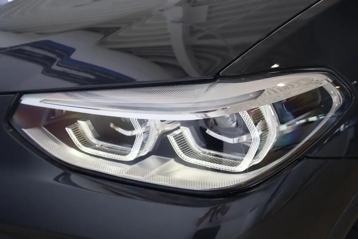 xDrive30i High Executive | Panorama-dak | Trekhaak | Adaptief onderstel | Cruise Control Adaptief | Harman Kardon | Head-up display