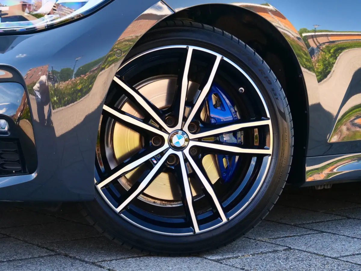 318i High Executive Edition 157 Pk Automaat Navi / DAB / Apple Carplay / Leer / M-pakket
