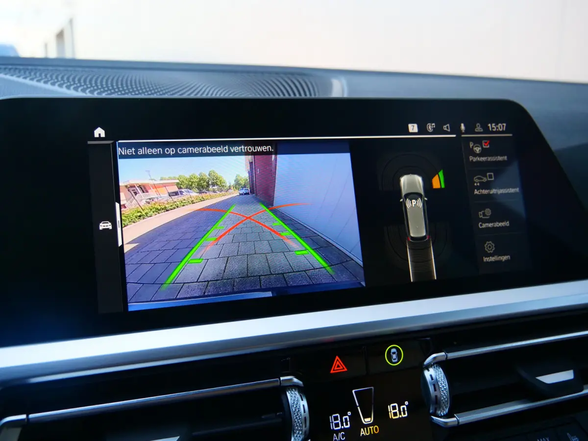 318i High Executive Edition 157 Pk Automaat Navi / DAB / Apple Carplay / Leer / M-pakket