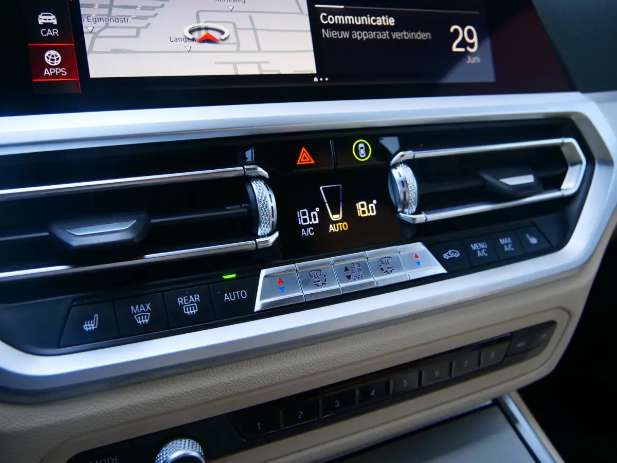 318i High Executive Edition 157 Pk Automaat Navi / DAB / Apple Carplay / Leer / M-pakket