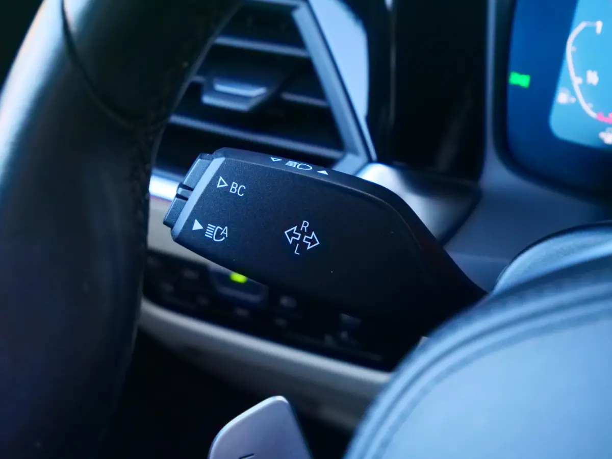318i High Executive Edition 157 Pk Automaat Navi / DAB / Apple Carplay / Leer / M-pakket
