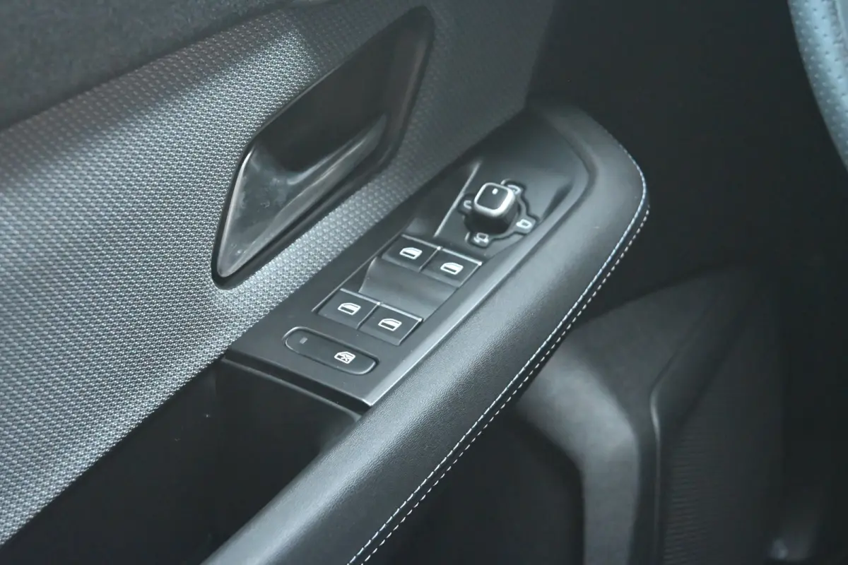1.2 Turbo Hybrid GS | Navigatie | Stoel/Stuurverwarming | Achteruitrijcamera | HUD | Apple Carplay & Android Auto | !!