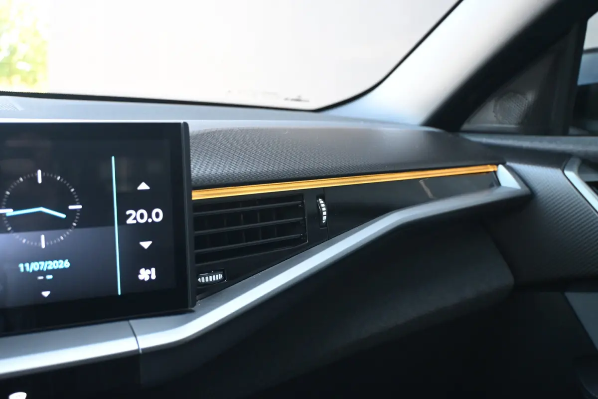 1.2 Turbo Hybrid GS | Navigatie | Stoel/Stuurverwarming | Achteruitrijcamera | HUD | Apple Carplay & Android Auto | !!