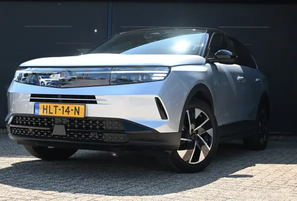1.2 Turbo Hybrid GS | Navigatie | Stoel/Stuurverwarming | Achteruitrijcamera | HUD | Apple Carplay & Android Auto | !!