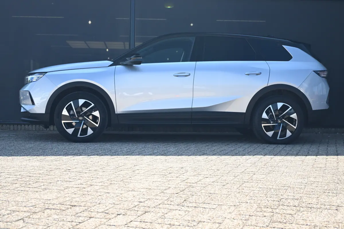 1.2 Turbo Hybrid GS | Navigatie | Stoel/Stuurverwarming | Achteruitrijcamera | HUD | Apple Carplay & Android Auto | !!