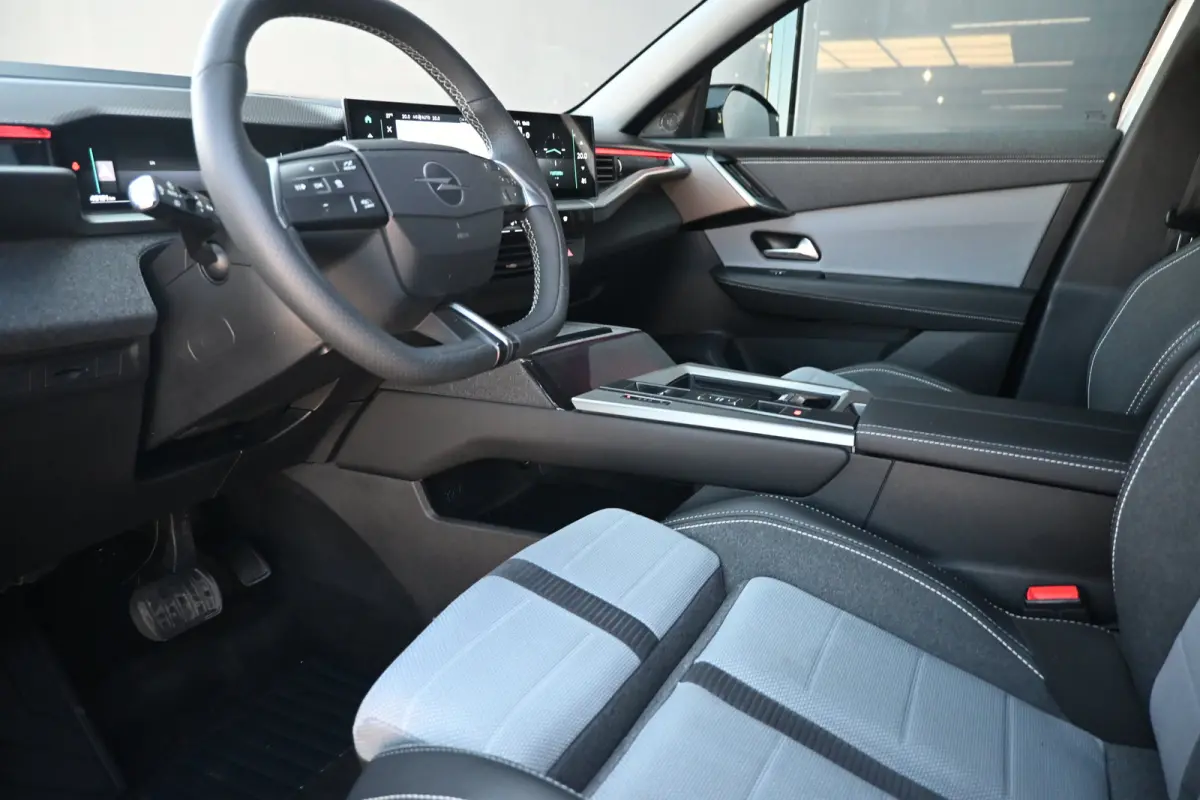 1.2 Turbo Hybrid GS | Navigatie | Stoel/Stuurverwarming | Achteruitrijcamera | HUD | Apple Carplay & Android Auto | !!