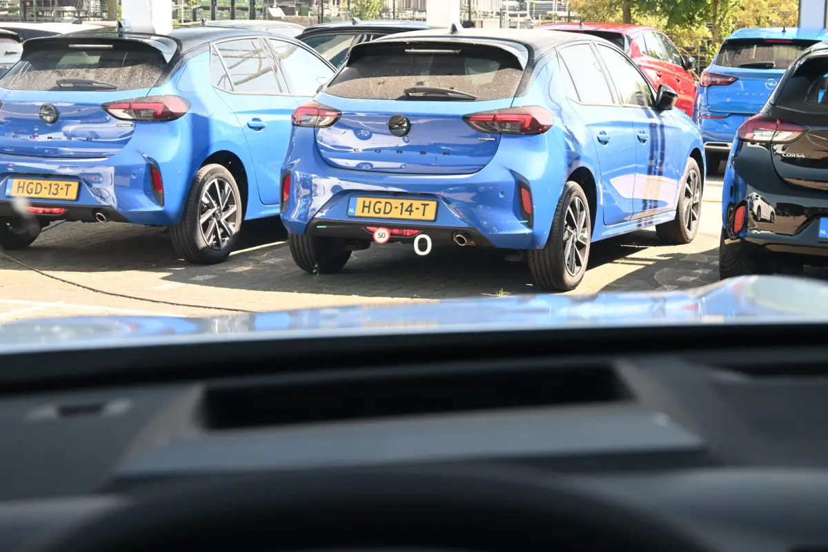 1.2 Turbo Hybrid GS | Navigatie | Stoel/Stuurverwarming | Achteruitrijcamera | HUD | Apple Carplay & Android Auto | !!