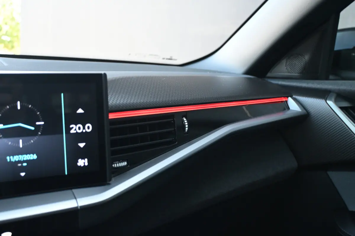 1.2 Turbo Hybrid GS | Navigatie | Stoel/Stuurverwarming | Achteruitrijcamera | HUD | Apple Carplay & Android Auto | !!