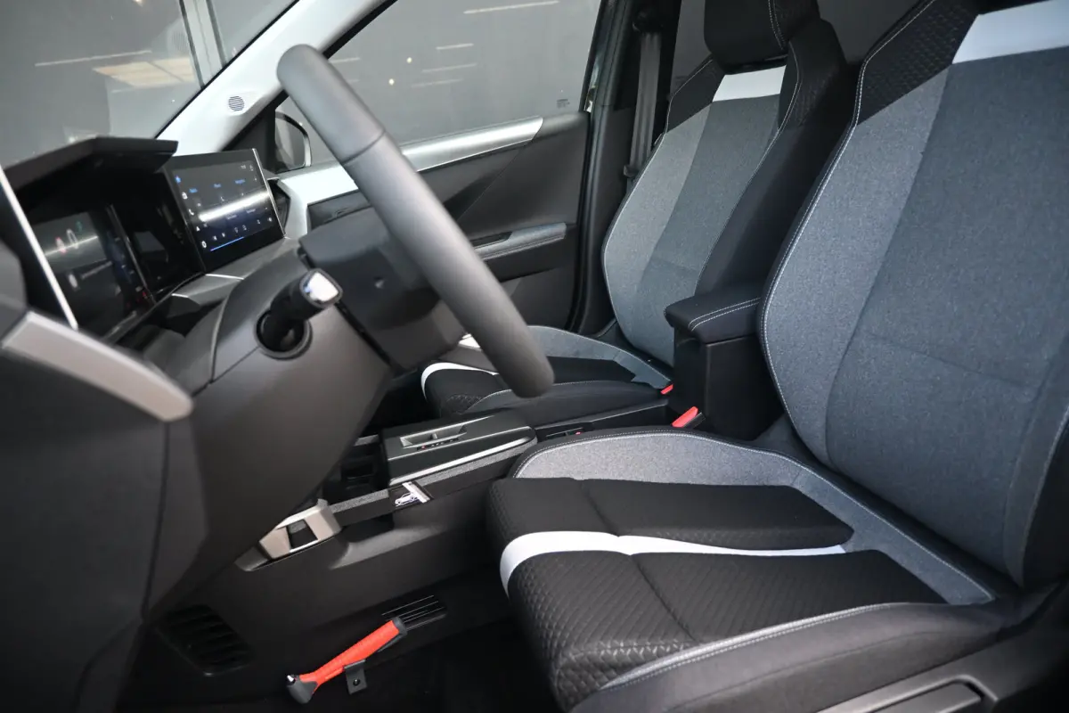 GS 44 kWh | Allseason | Navigatie | Stoel/Stuurverwarming | Achteruitrijcamera | Comfortstoelen | !!