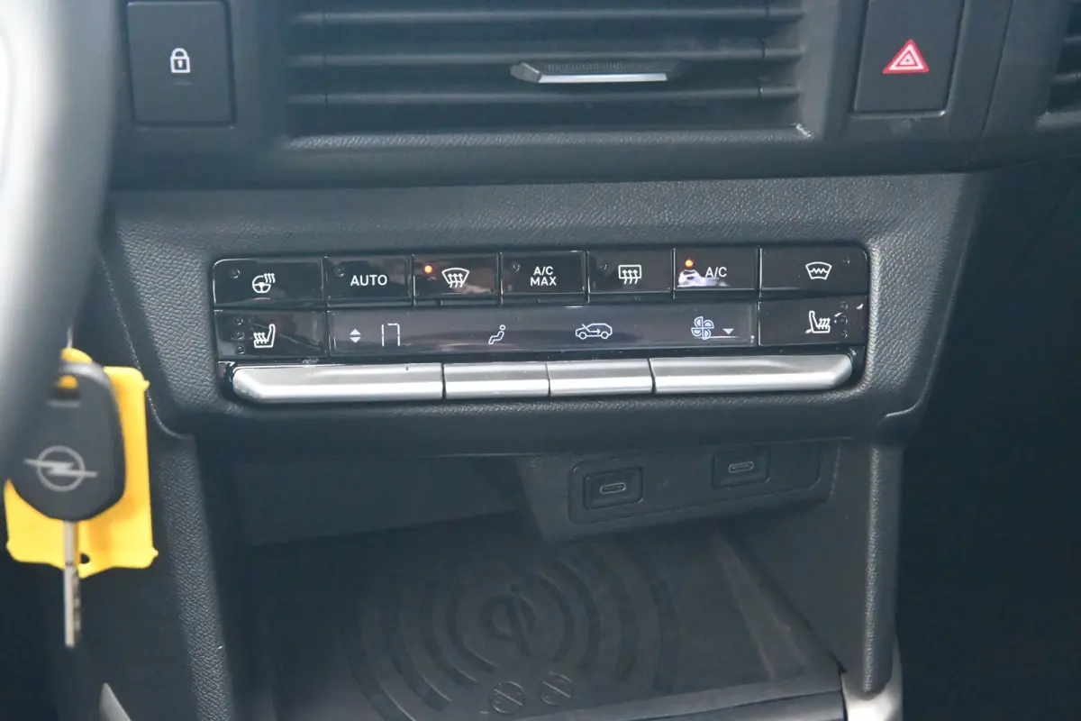 GS 44 kWh | Allseason | Navigatie | Stoel/Stuurverwarming | Achteruitrijcamera | Comfortstoelen | !!