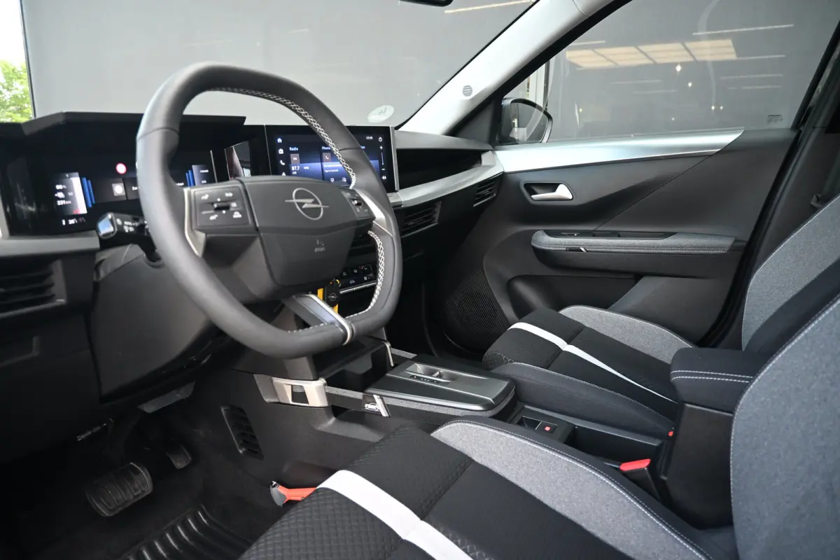 GS 44 kWh | Allseason | Navigatie | Stoel/Stuurverwarming | Achteruitrijcamera | Comfortstoelen | !!