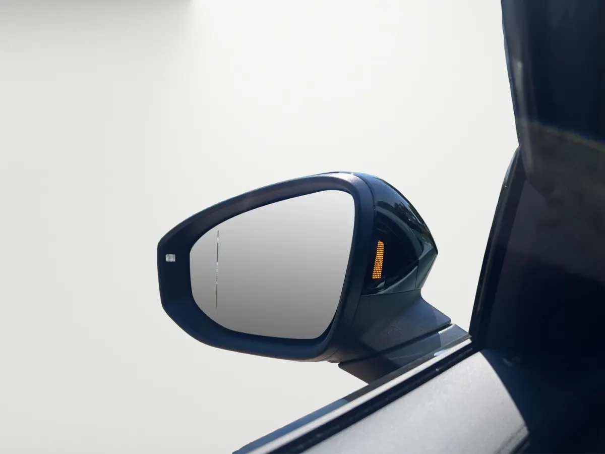 1.5 eHybrid R-Line Business | 272Pk | Trekhaak | Pano | 5J garantie | Blackstyle Plus | Harman Kardon | Alcantara hemel |