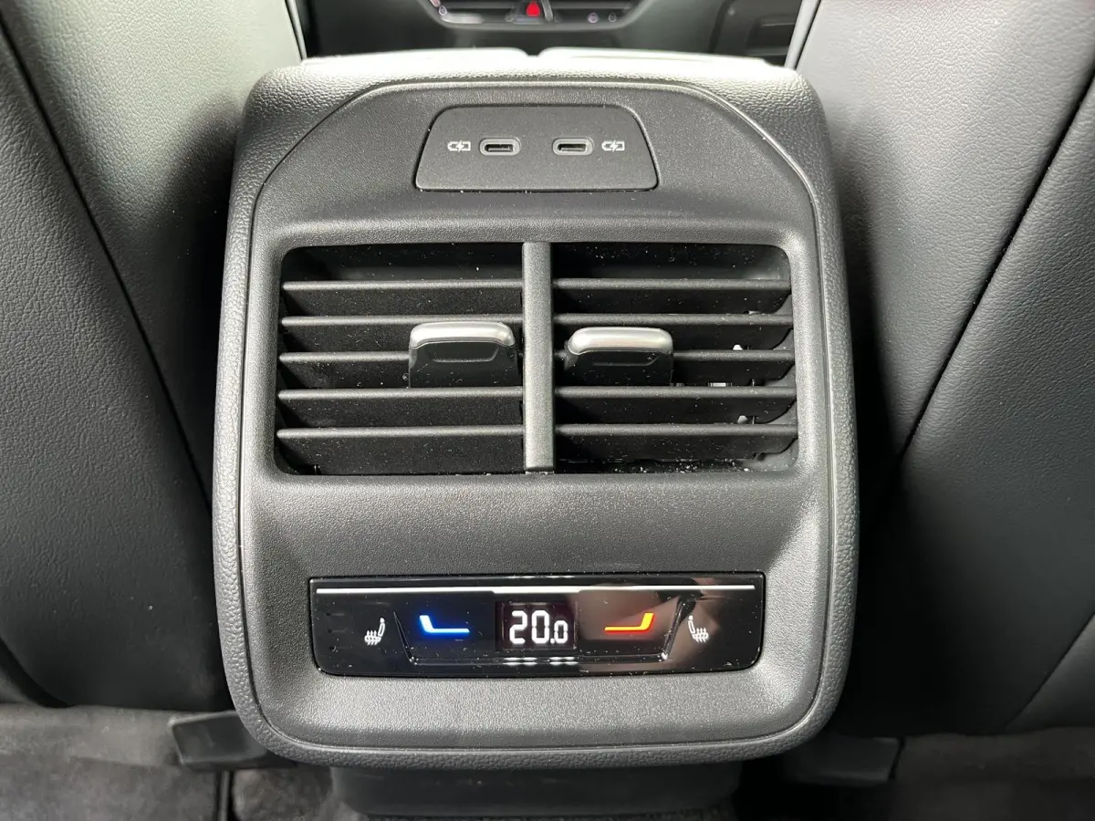 1.5 eHybrid R-Line Business | Trekhaak | 5J Garantie | Winterpakket | IQ.Drive | 272Pk | 98% |