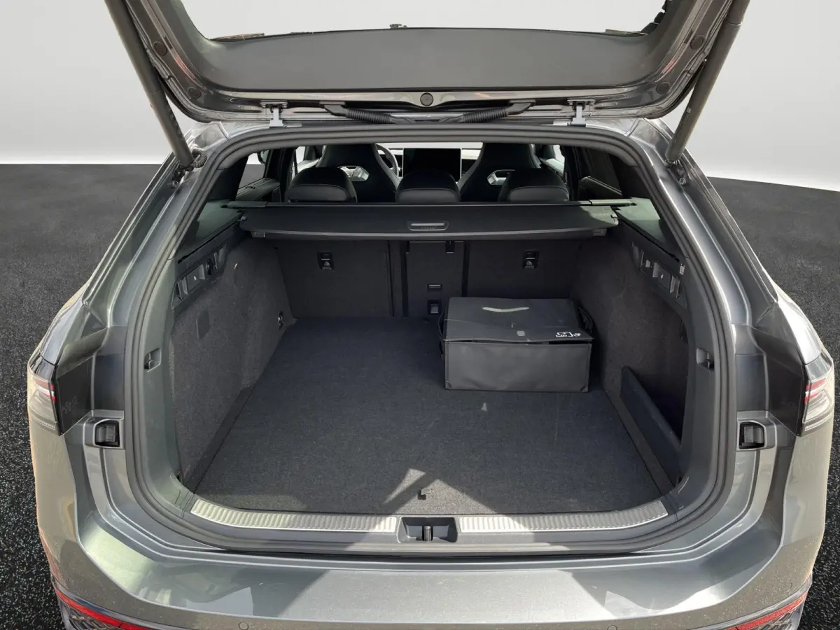 1.5 eHybrid R-Line Business | Trekhaak | 5J Garantie | Winterpakket | IQ.Drive | 272Pk | 98% |