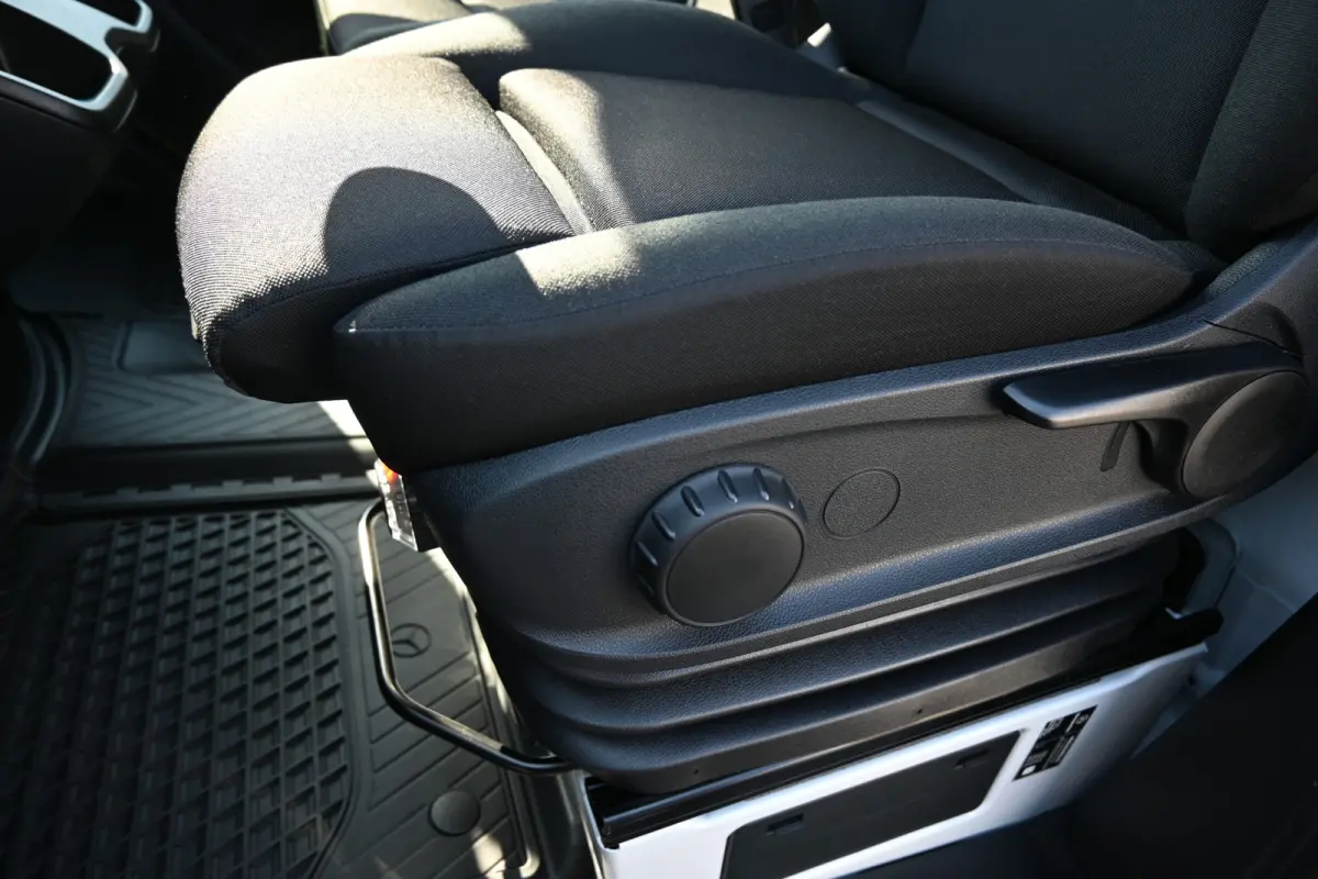517 CDI Pro L3 Open laadbak 3500 kg Trekgewicht, LED, Smartphone integratie, Etc.
