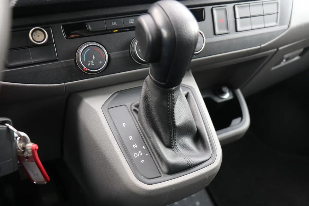 2.0 TDI 150pk DSG L1H1 28 | Navigatie | App Connect | Trekhaak | Parkeersensoren Achter | DAB+