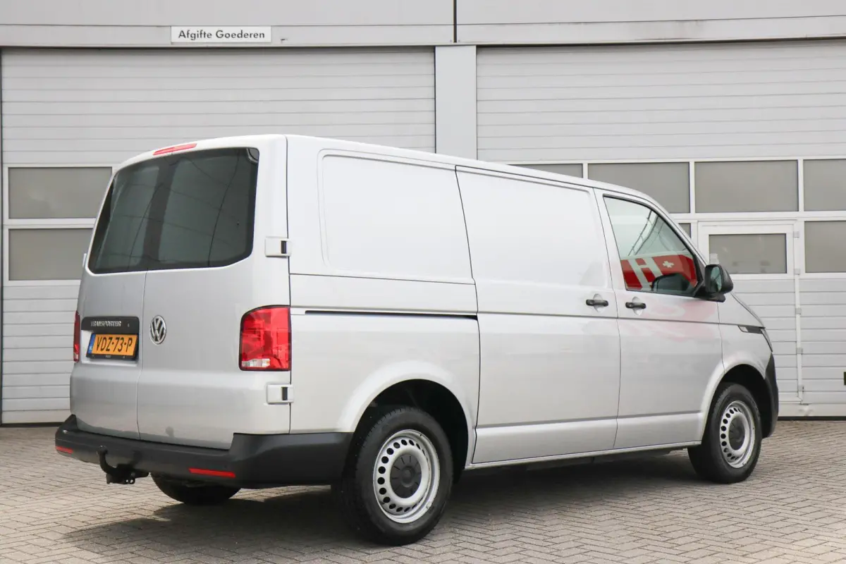 2.0 TDI 150pk DSG L1H1 28 | Navigatie | App Connect | Trekhaak | Parkeersensoren Achter | DAB+