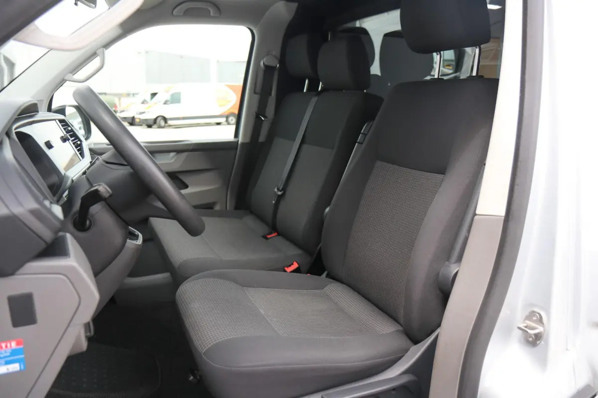 2.0 TDI 150pk DSG L1H1 28 | Navigatie | App Connect | Trekhaak | Parkeersensoren Achter | DAB+