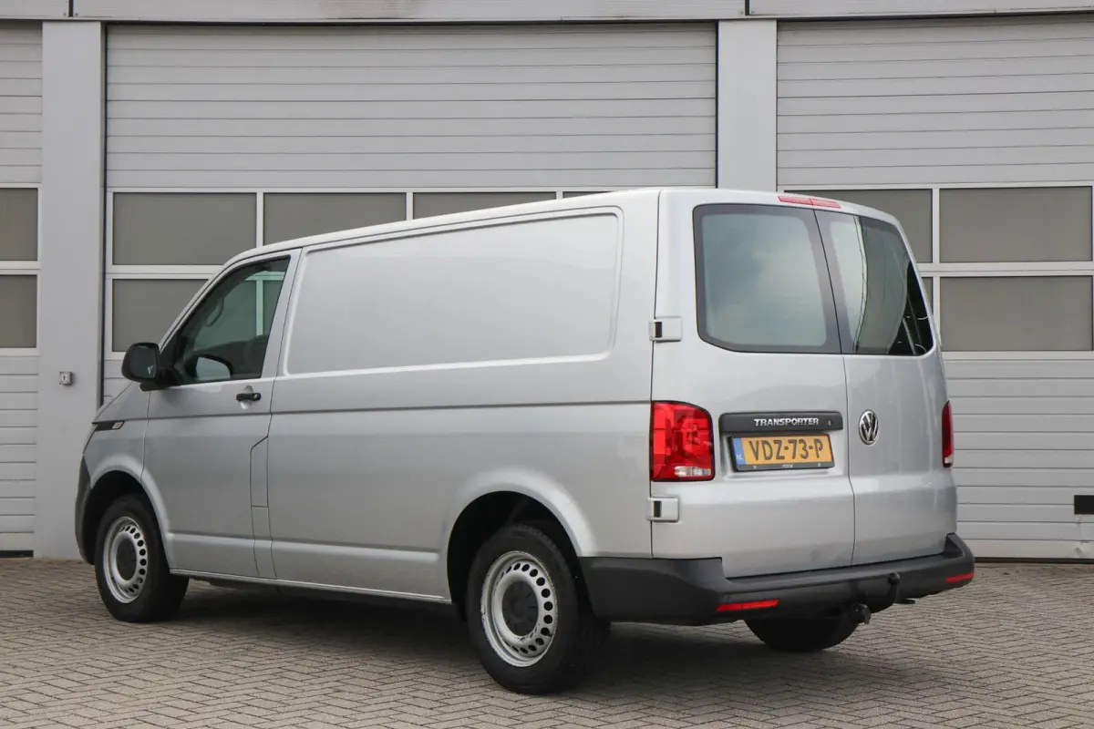 2.0 TDI 150pk DSG L1H1 28 | Navigatie | App Connect | Trekhaak | Parkeersensoren Achter | DAB+