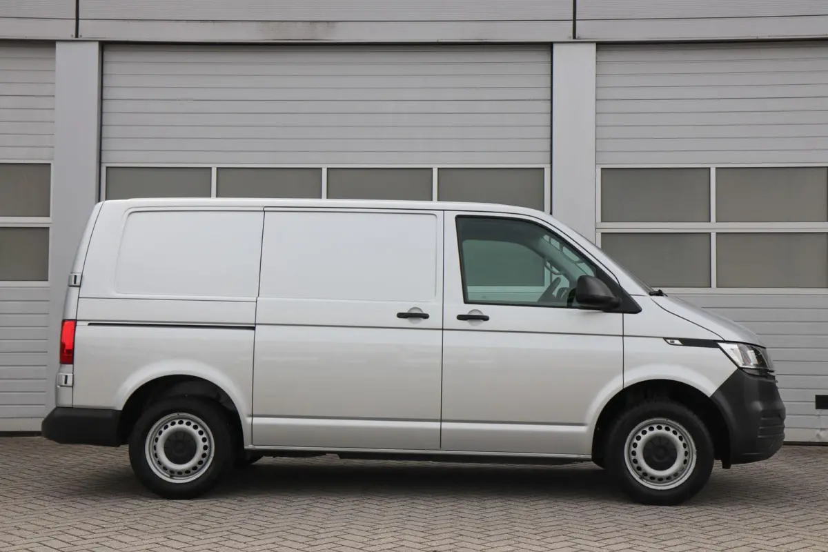 2.0 TDI 150pk DSG L1H1 28 | Navigatie | App Connect | Trekhaak | Parkeersensoren Achter | DAB+
