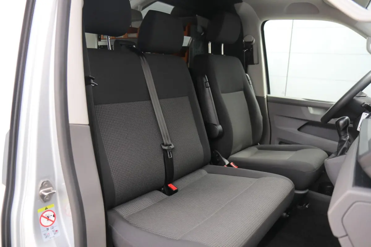 2.0 TDI 150pk DSG L1H1 28 | Navigatie | App Connect | Trekhaak | Parkeersensoren Achter | DAB+
