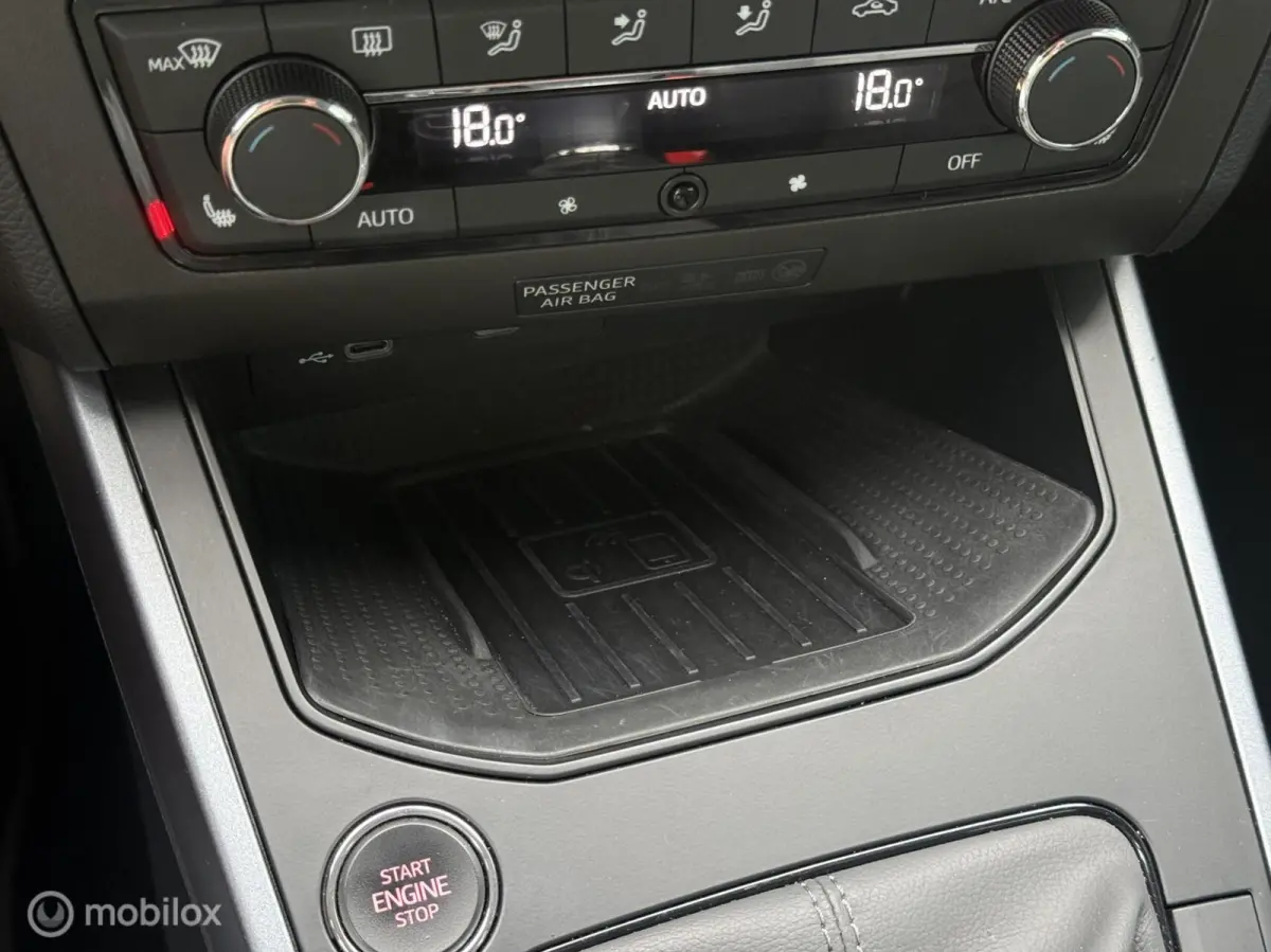 1.0 TSI Business | Leer | Camera | ACC | Virtual