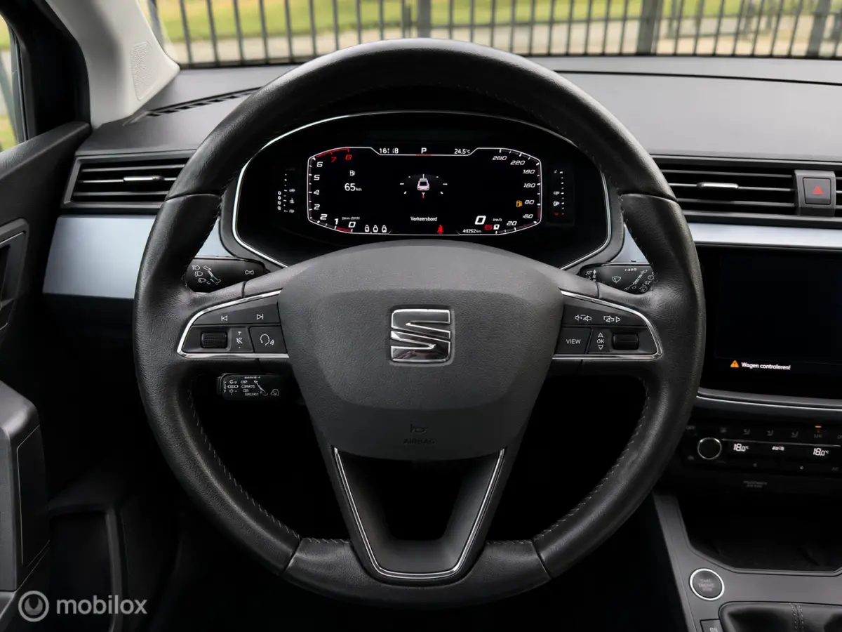 1.0 TSI Business | Leer | Camera | ACC | Virtual