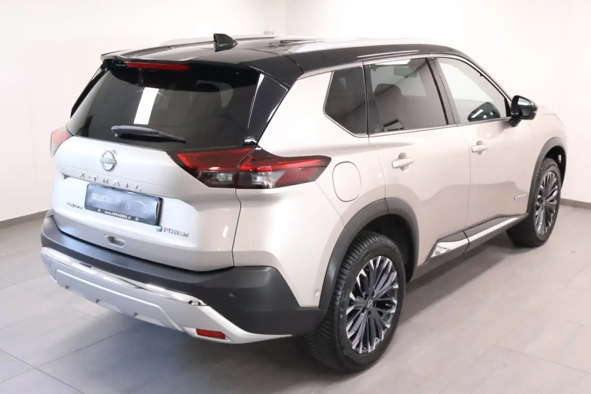 1.5 e-4ORCE Tekna 4WD | Two-Tone
