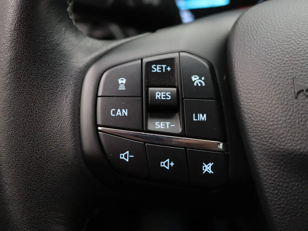 1.0 EcoBoost Active First Edition Apple Carplay/Android Auto