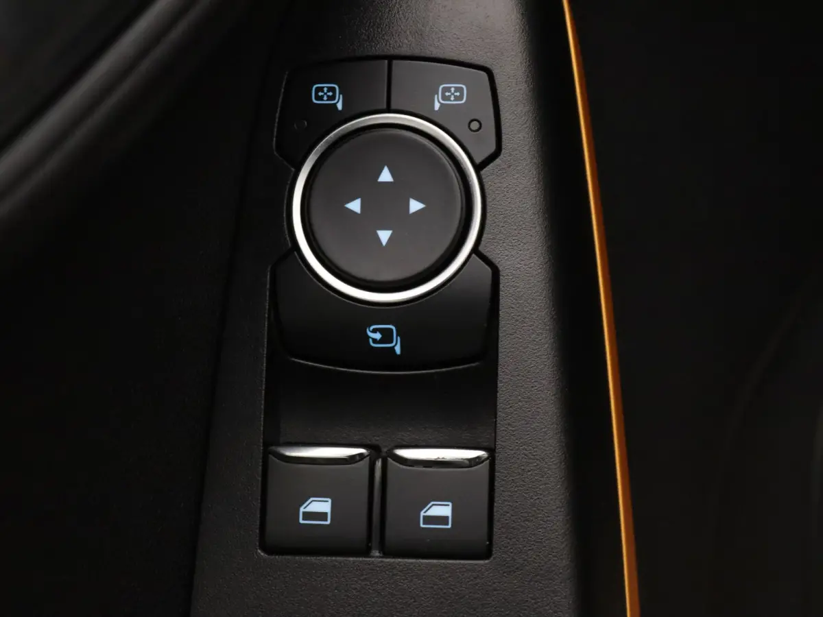 1.0 EcoBoost Active First Edition Apple Carplay/Android Auto