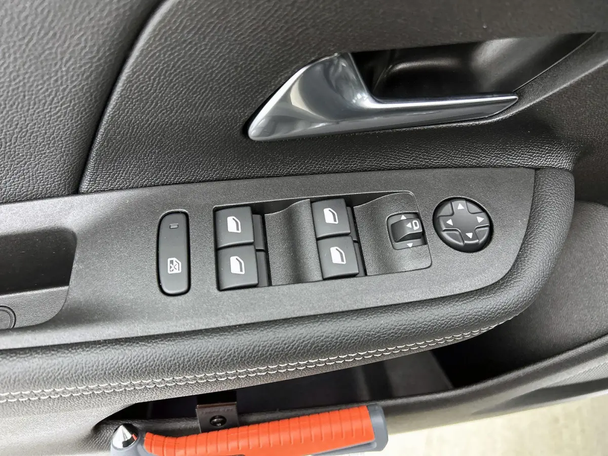 1.2 130pk Ultimate Automaat | Navigatie | Climate Control | Adaptieve Cruise Control | Achteruitrijcamera | Stoelmassage | LED Koplampen | Keyless Entry/Start | Verwarmbare Voorstoelen/Stuur
