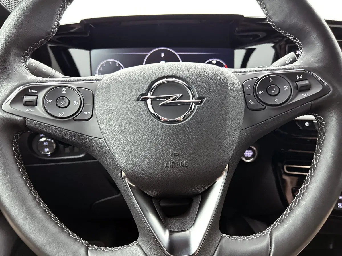 1.2 130pk Ultimate Automaat | Navigatie | Climate Control | Adaptieve Cruise Control | Achteruitrijcamera | Stoelmassage | LED Koplampen | Keyless Entry/Start | Verwarmbare Voorstoelen/Stuur