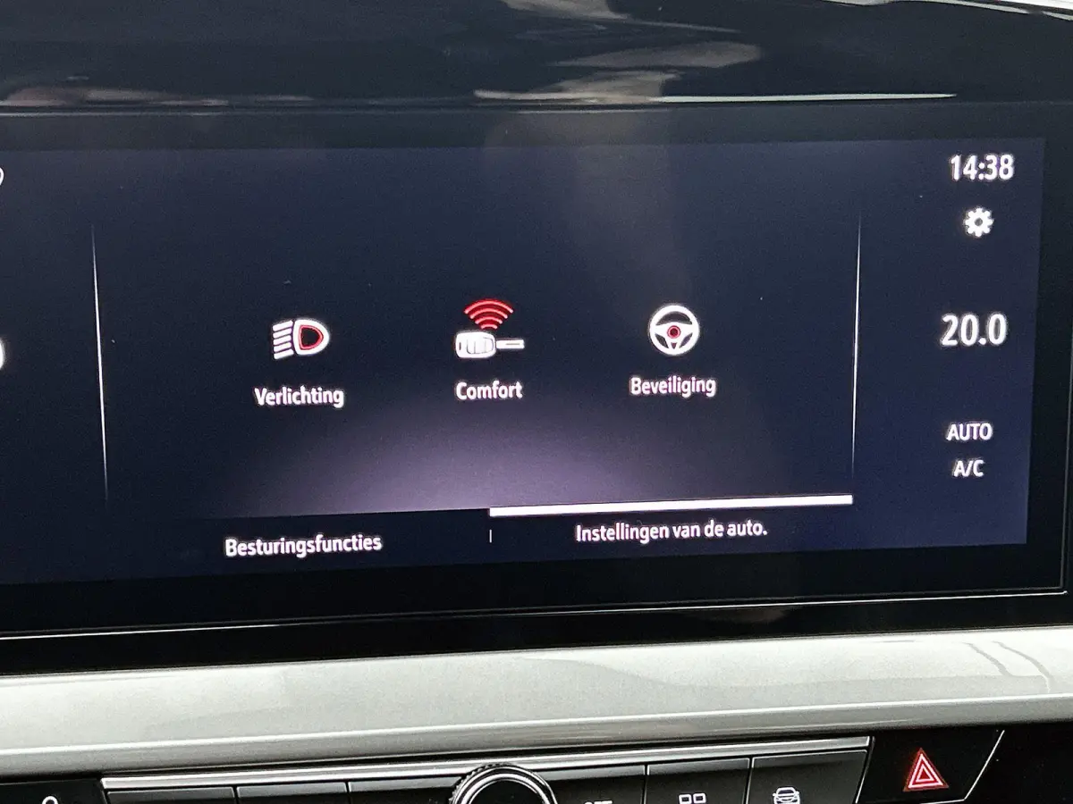 1.2 130pk Ultimate Automaat | Navigatie | Climate Control | Adaptieve Cruise Control | Achteruitrijcamera | Stoelmassage | LED Koplampen | Keyless Entry/Start | Verwarmbare Voorstoelen/Stuur