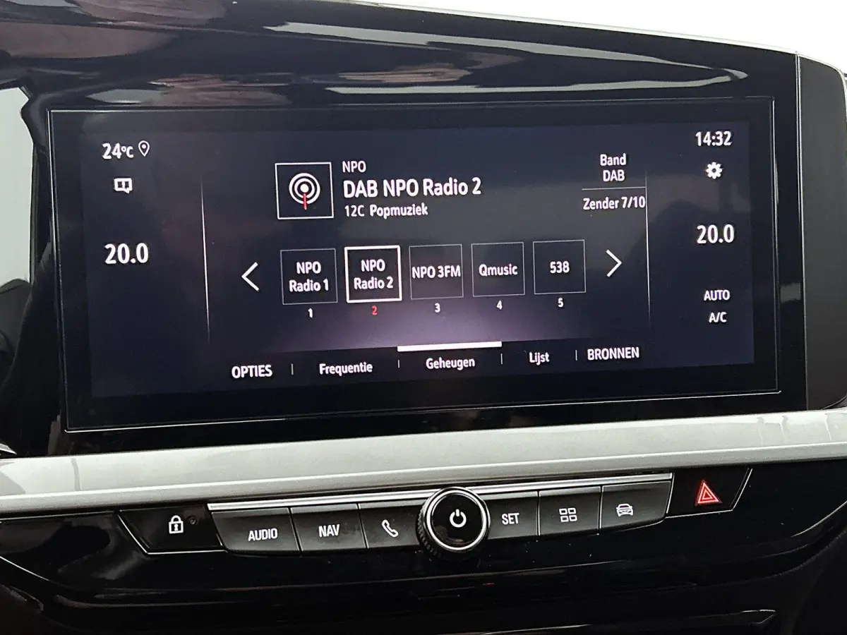 1.2 130pk Ultimate Automaat | Navigatie | Climate Control | Adaptieve Cruise Control | Achteruitrijcamera | Stoelmassage | LED Koplampen | Keyless Entry/Start | Verwarmbare Voorstoelen/Stuur