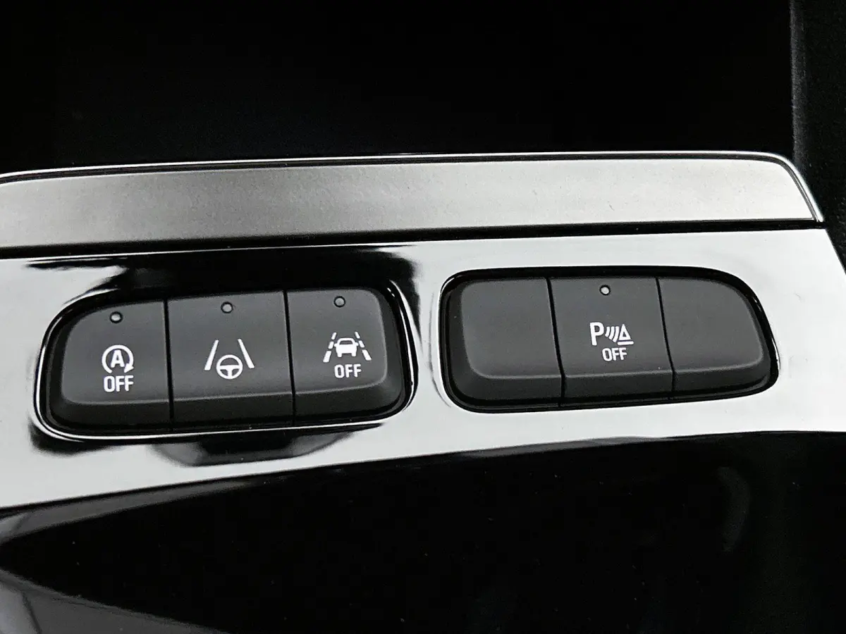 1.2 130pk Ultimate Automaat | Navigatie | Climate Control | Adaptieve Cruise Control | Achteruitrijcamera | Stoelmassage | LED Koplampen | Keyless Entry/Start | Verwarmbare Voorstoelen/Stuur