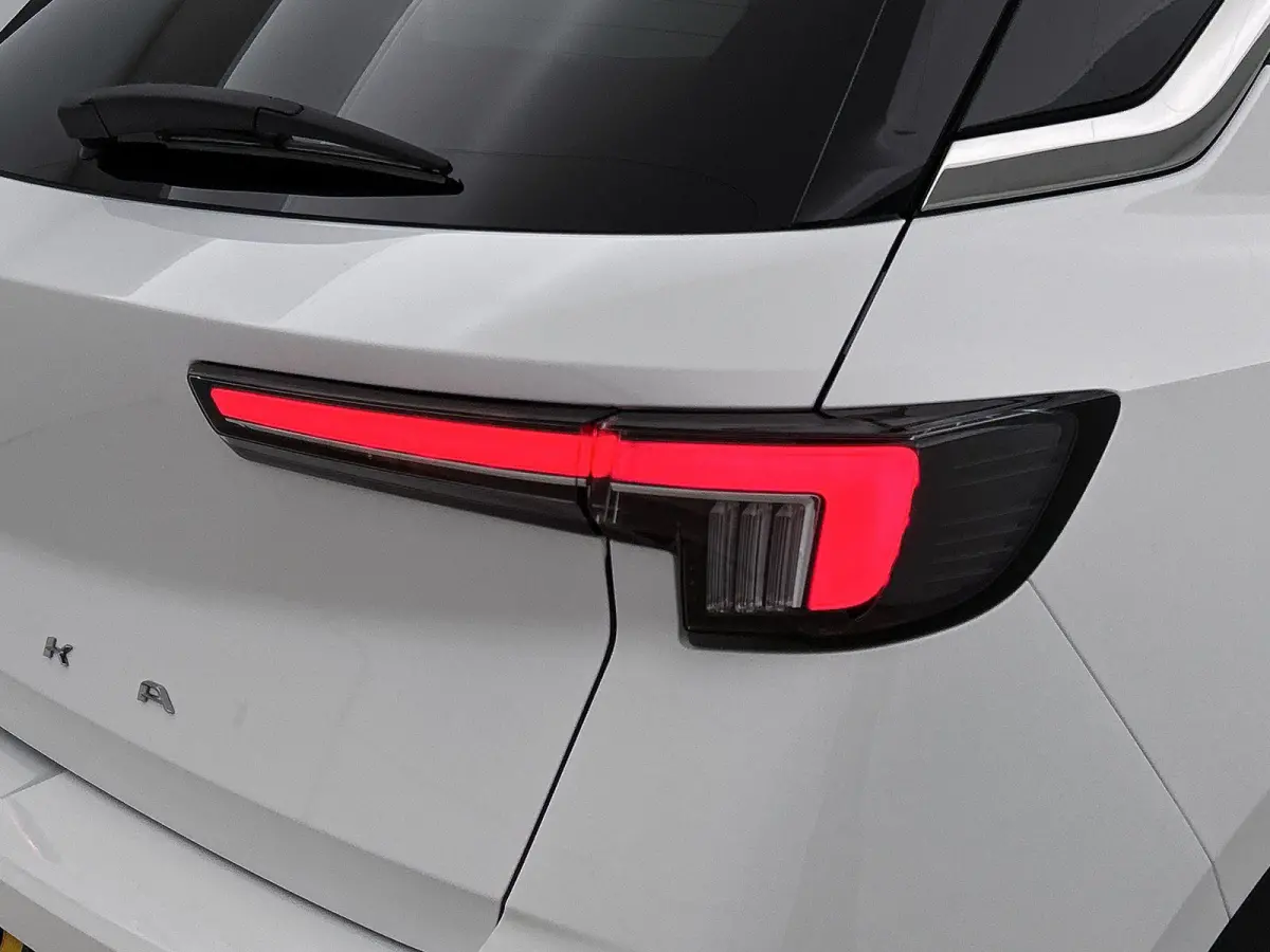 1.2 130pk Ultimate Automaat | Navigatie | Climate Control | Adaptieve Cruise Control | Achteruitrijcamera | Stoelmassage | LED Koplampen | Keyless Entry/Start | Verwarmbare Voorstoelen/Stuur