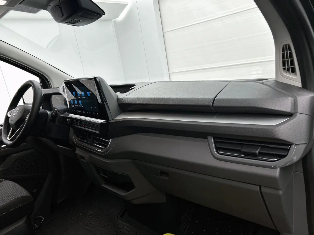 L2H1 Life DC 64 kWh 136PK Dubbele Cabine Automaat | Achteruitrijcamera | Parkeernsensoren Voor + Achter | Cruise Control | Lane Assist | Multifunctioneel Stuurwiel | Airco | Apple/Android Ca