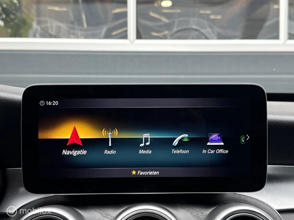 300 Amg Performance Panodak Leer Navi Carplay Virtual Burmeister