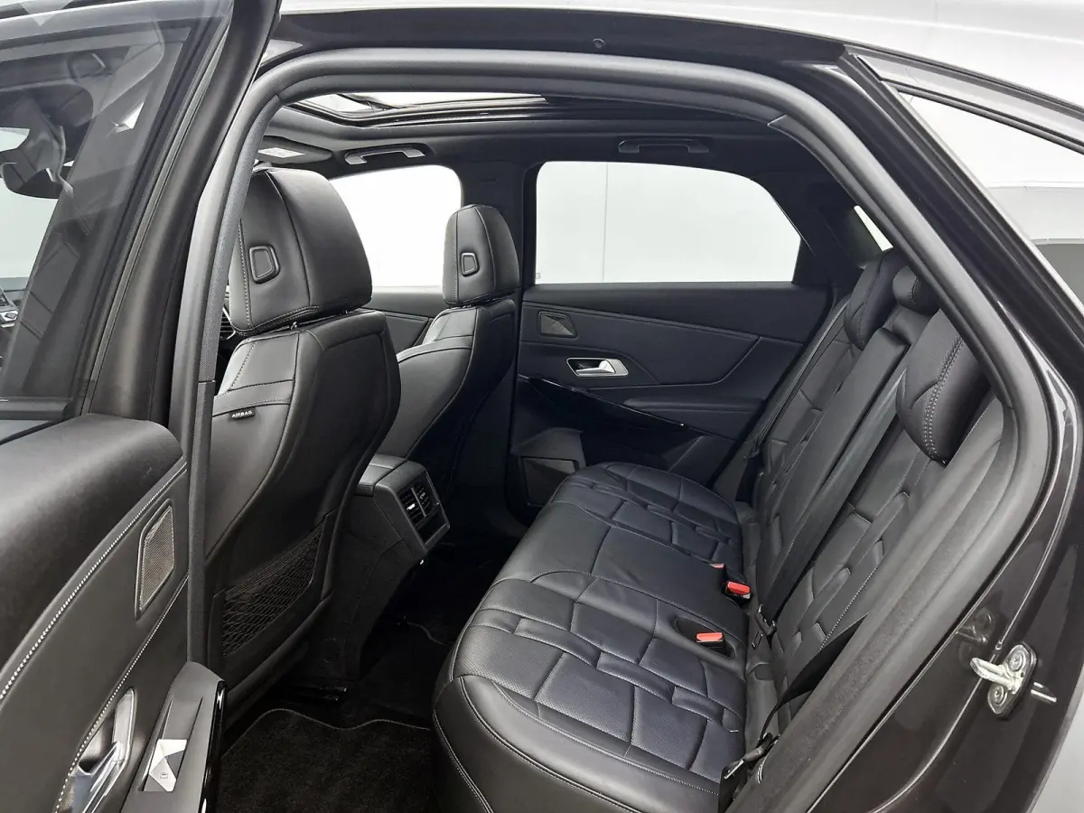 E-Tense 300pk 4x4 Etoile Automaat | Schuif-/Kanteldak | Camera Voor + Achter | Elektrisch Verstelb. Bestuurdersstoel | Elektrische Klep | Leder | 19"LMV | Full-LED |