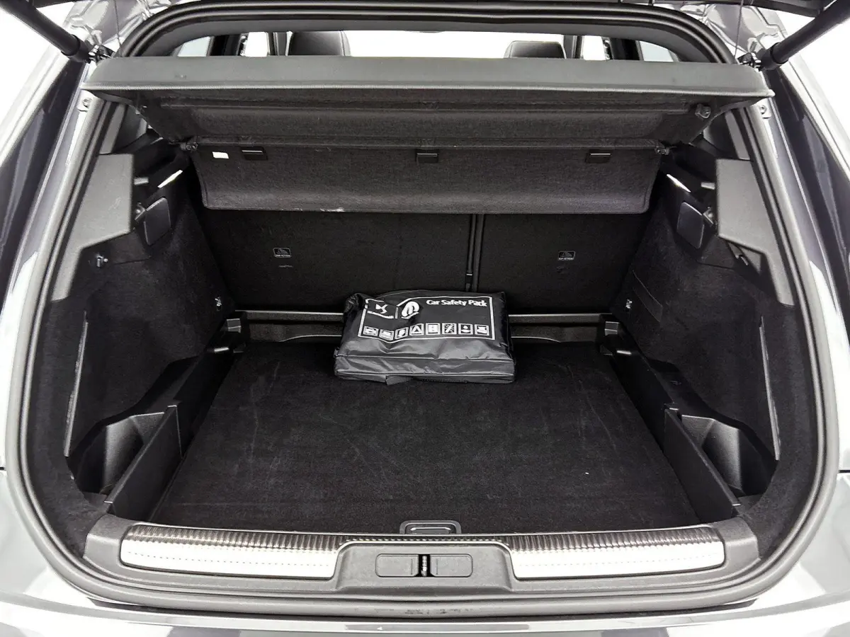 E-Tense 300pk 4x4 Etoile Automaat | Schuif-/Kanteldak | Camera Voor + Achter | Elektrisch Verstelb. Bestuurdersstoel | Elektrische Klep | Leder | 19"LMV | Full-LED |